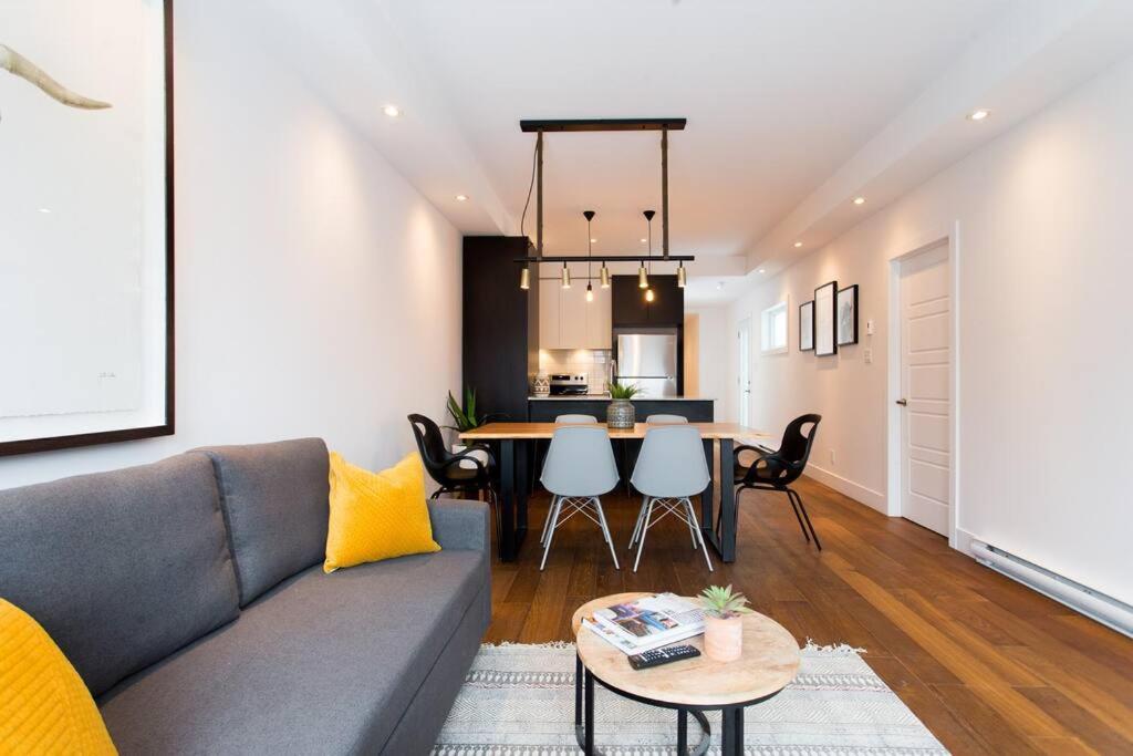 Sleek Condo In The Heart Of Little Italy By Den Stays Montreal Exterior photo